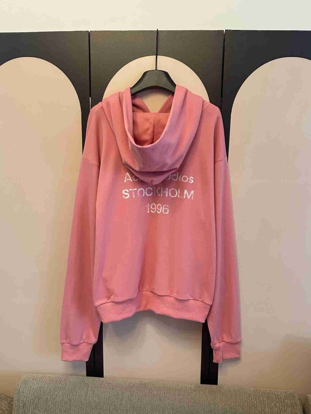 Acne Studios Stockholm 1996 Vintage‑Print Pink Cropped Hoodie